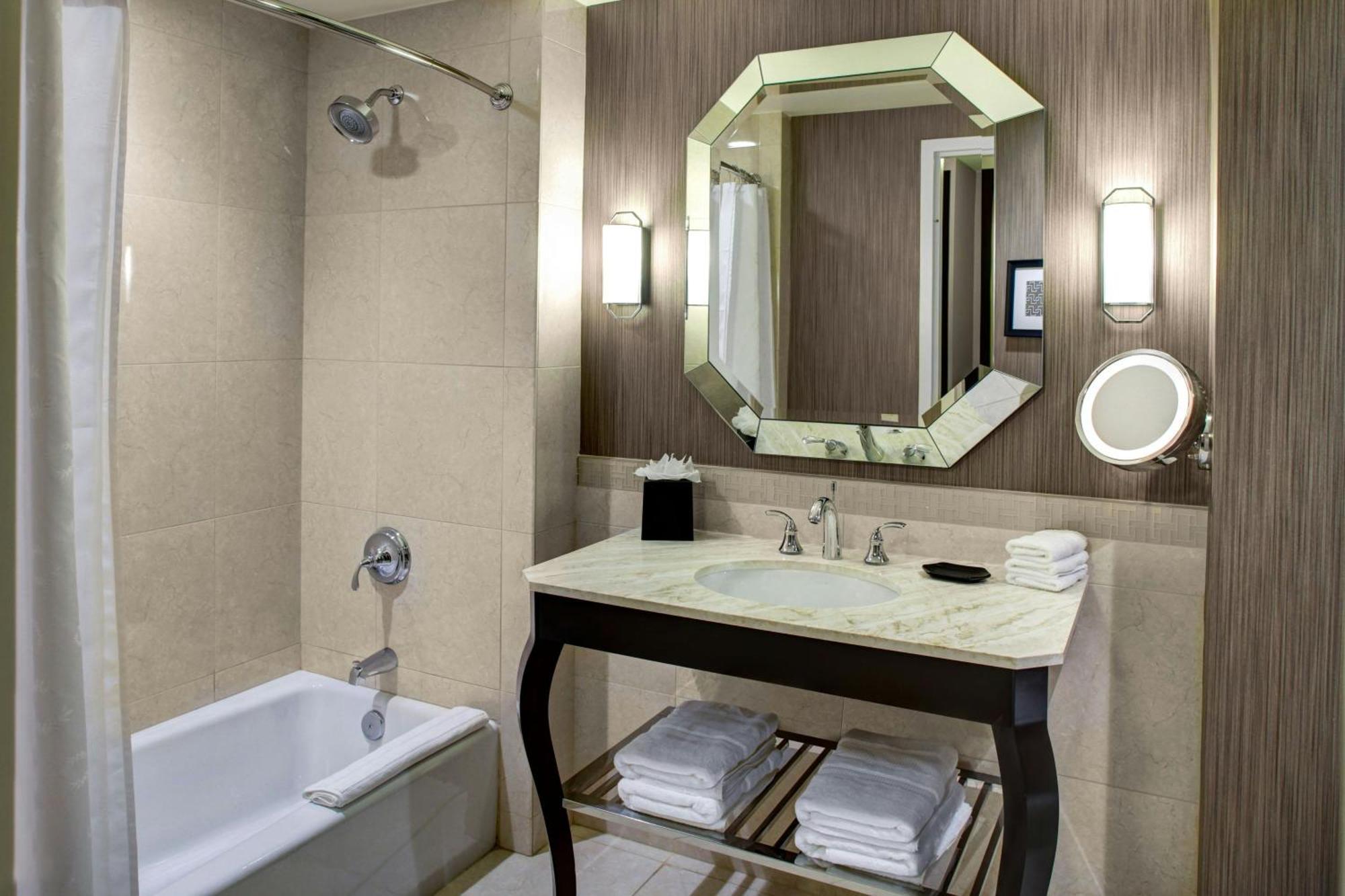 Sheraton Мак-Кінні Екстер'єр фото